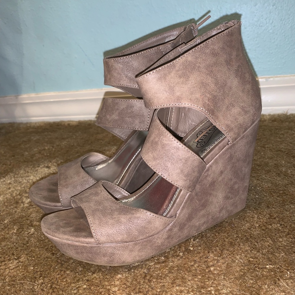 Super cute wedges!!